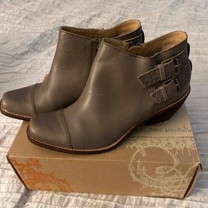 Boots ankle